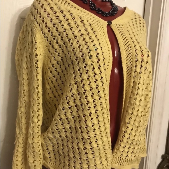 Sag Harbor Canary Yellow Crocheted 1 BUTTON Cardigan Sweater Size S SMALL - Picture 4 of 8